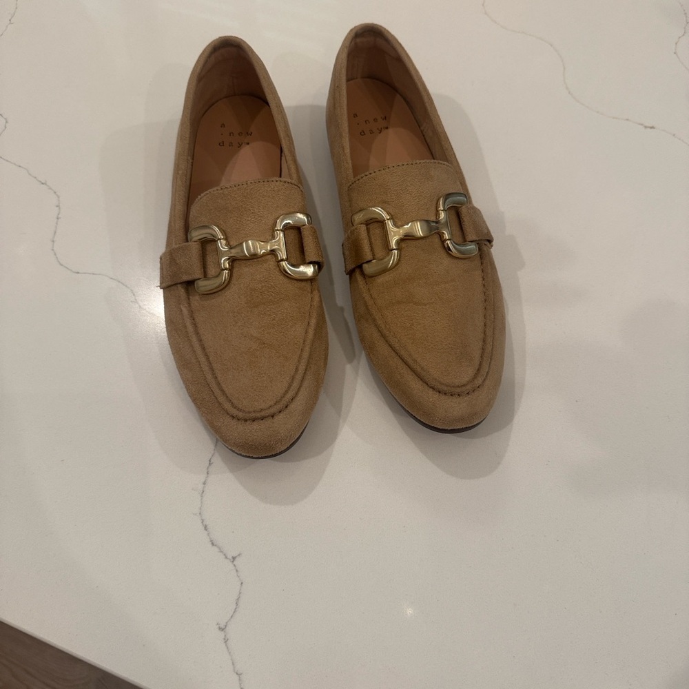 A New Day- Tan Loafers with Gold Accent 7.5